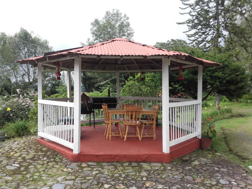 La Gaviota Bnb Bed & Breakfast Филандиа Екстериор снимка